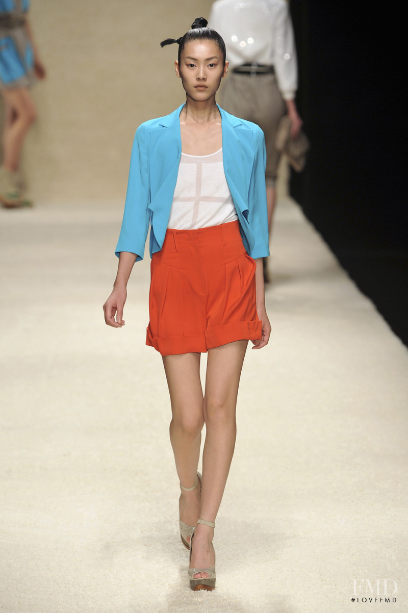 Liu Wen featured in  the Jaeger fashion show for Spring/Summer 2010