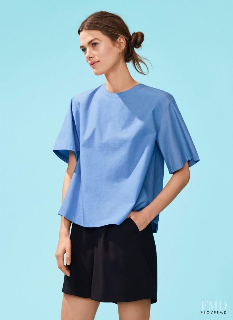 Mathilde Brandi featured in  the Uniqlo advertisement for Summer 2016