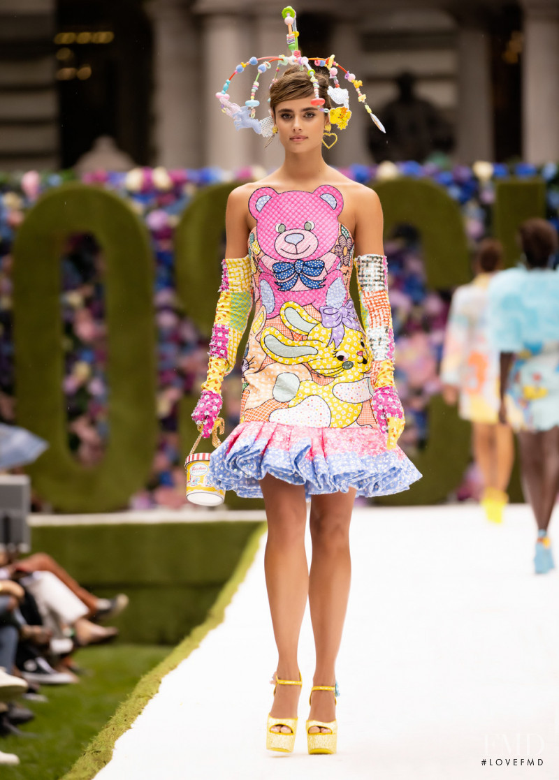 Taylor Hill featured in  the Moschino fashion show for Spring/Summer 2022