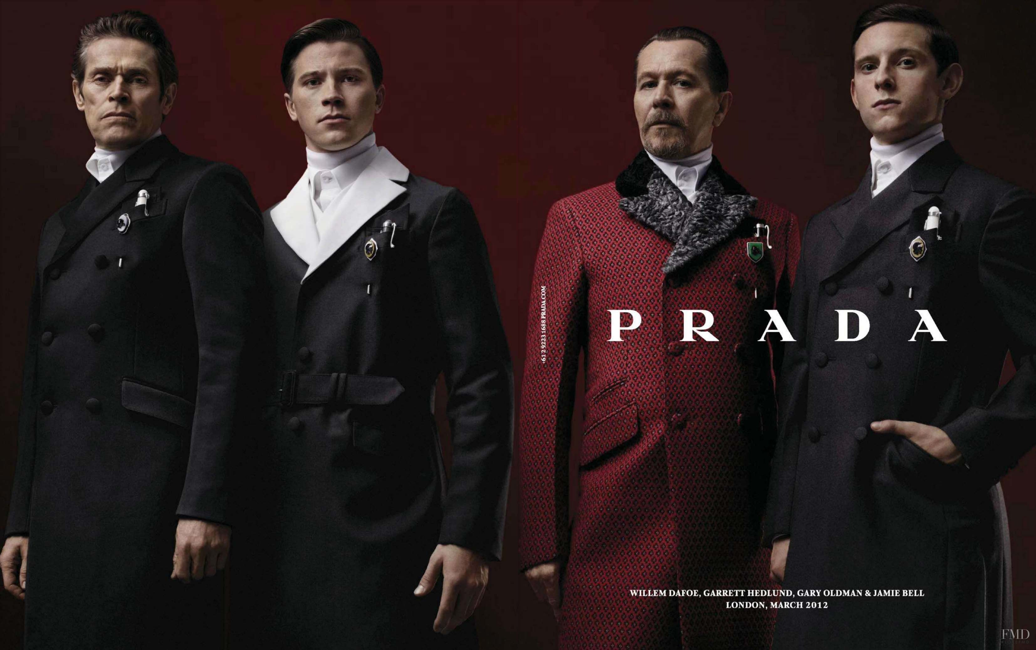 Мужчины нового времени. Гари Олдман Prada. Prada Fall Winter 2012 men Гэри Олдмен. Мужская коллекция Prada Steampunk 2012. Прада осень зима Гэри Олдман.