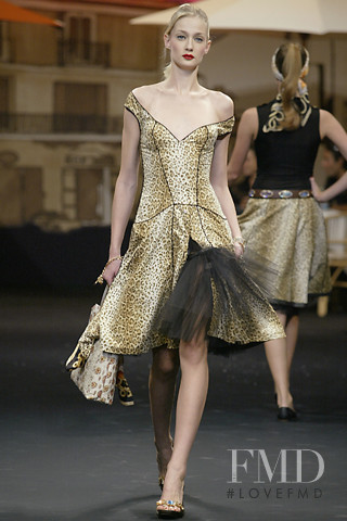 roccobarocco fashion show for Spring/Summer 2006