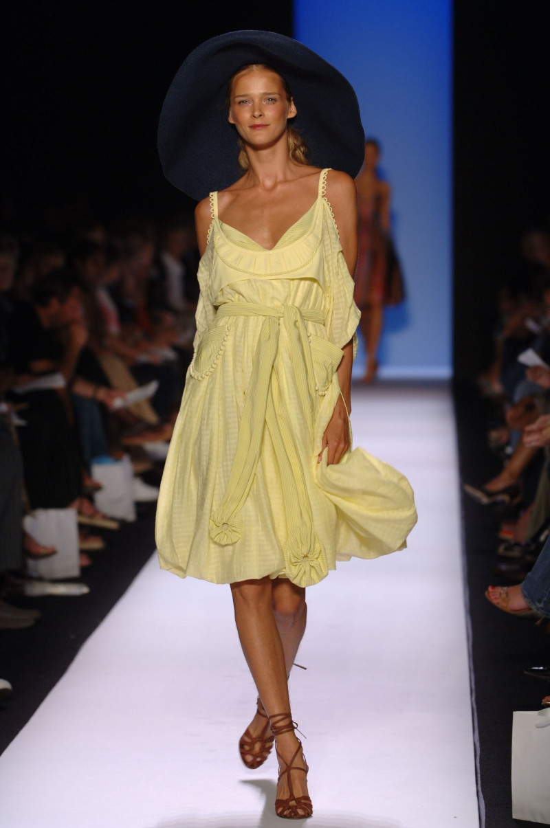 Carmen Kass featured in  the Zac Posen fashion show for Spring/Summer 2006