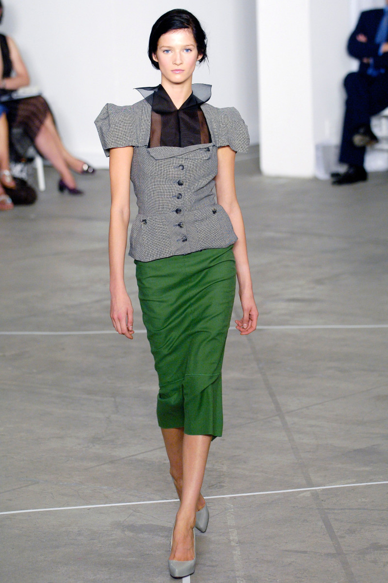 Roland Mouret fashion show for Spring/Summer 2006