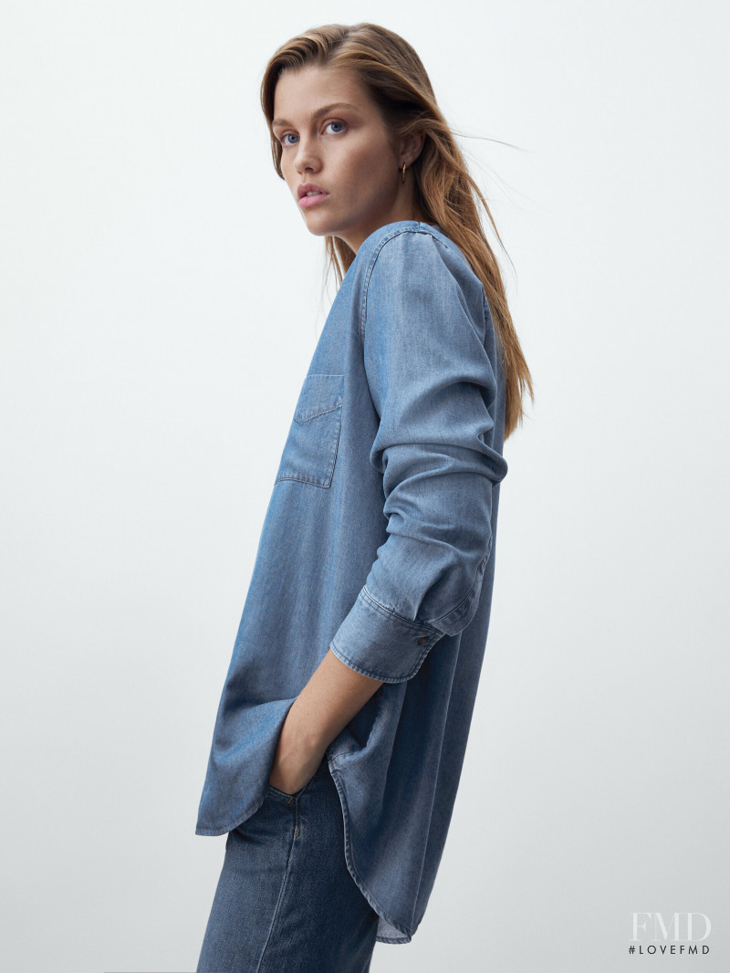 Luna Bijl featured in  the Massimo Dutti catalogue for Autumn/Winter 2021