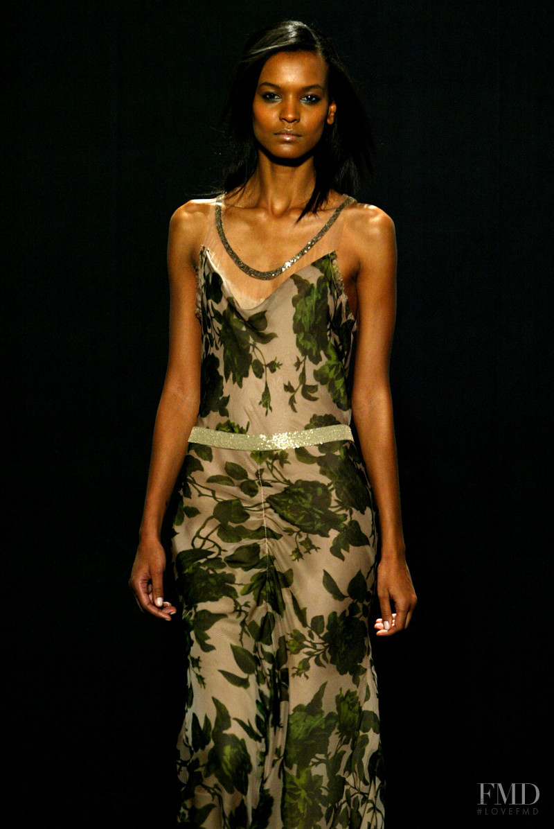 Liya Kebede featured in  the Vera Wang fashion show for Autumn/Winter 2004