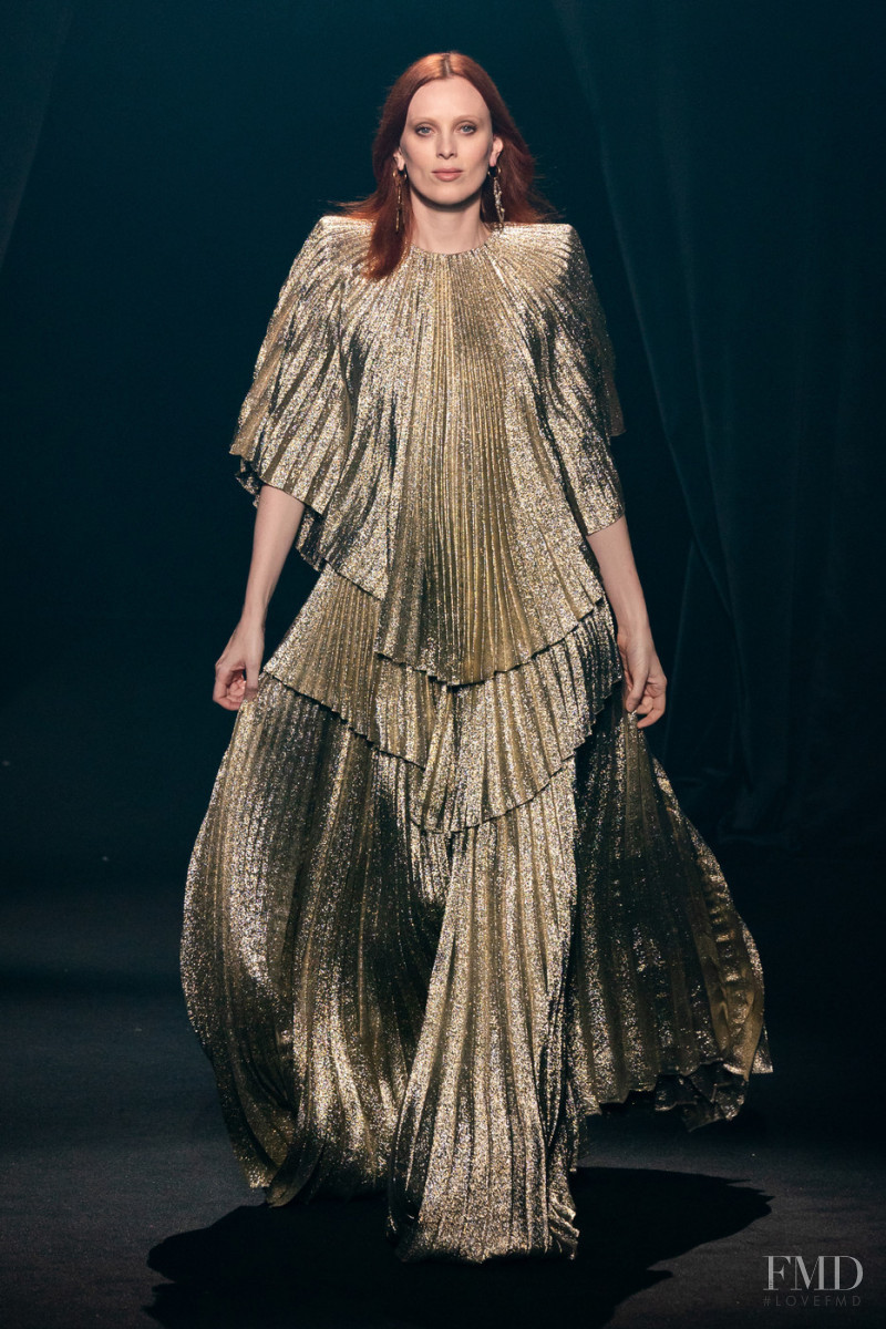 Karen Elson featured in  the AZ Factory fashion show for Spring/Summer 2022