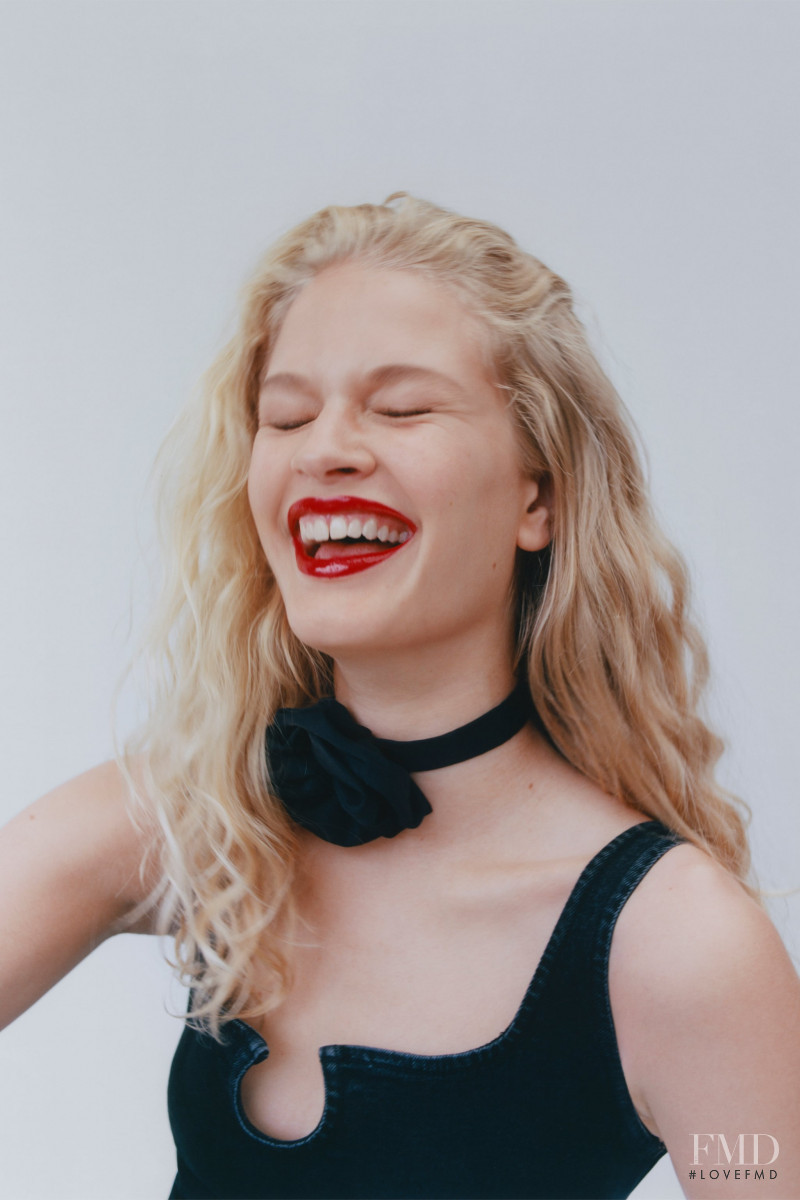 Britt Oosten featured in  the Zara Join Life advertisement for Pre-Fall 2021