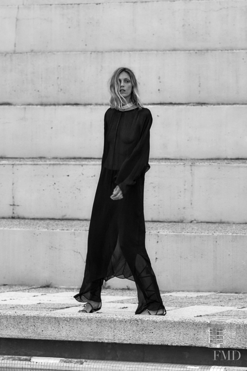 Anja Rubik featured in  the Zara advertisement for Pre-Fall 2021