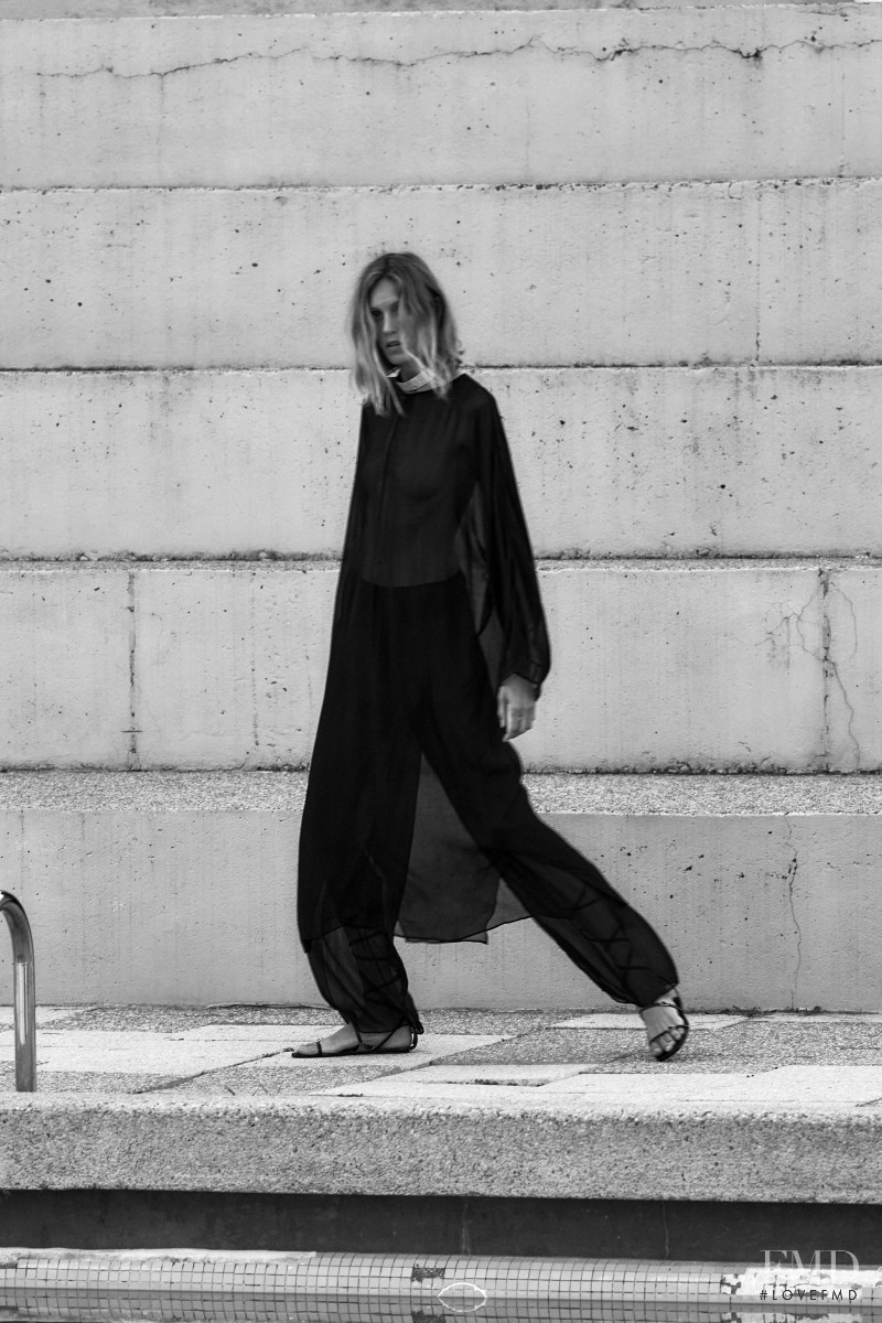 Anja Rubik featured in  the Zara advertisement for Pre-Fall 2021