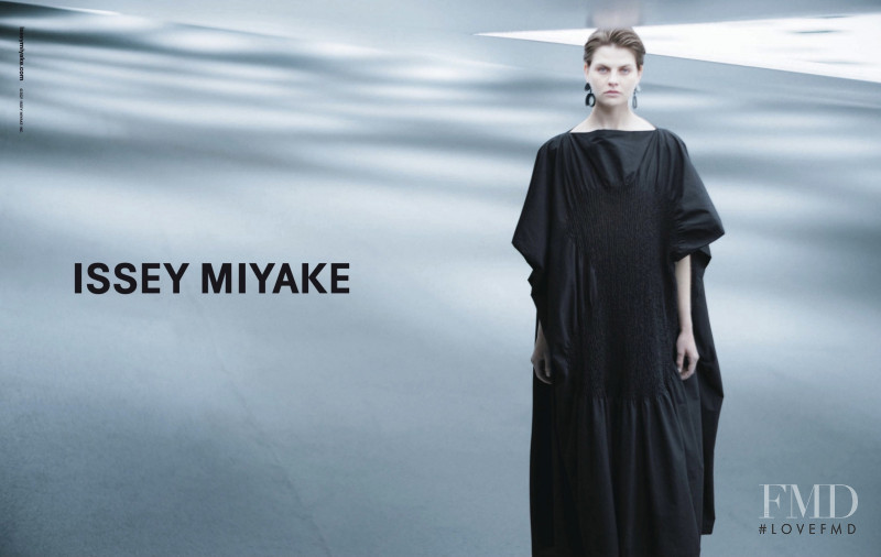 Issey Miyake advertisement for Autumn/Winter 2021