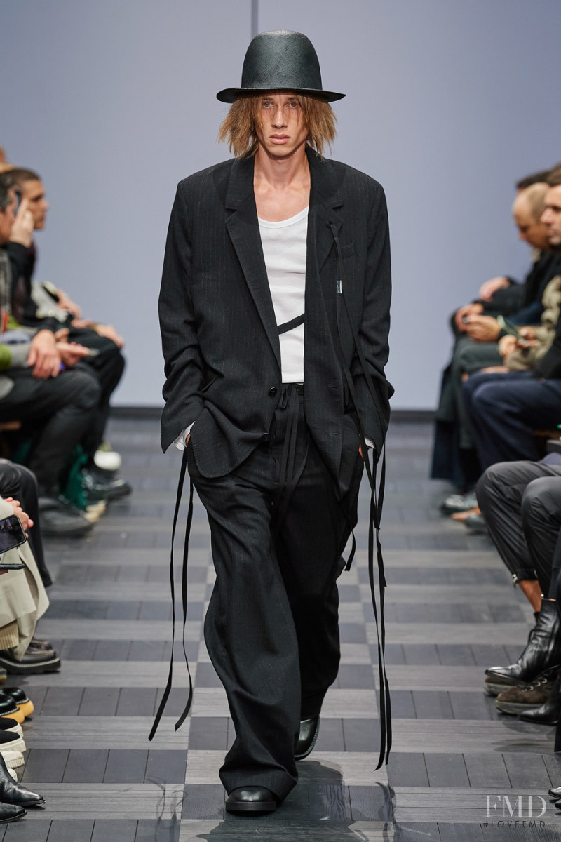 Ann Demeulemeester fashion show for Spring/Summer 2022