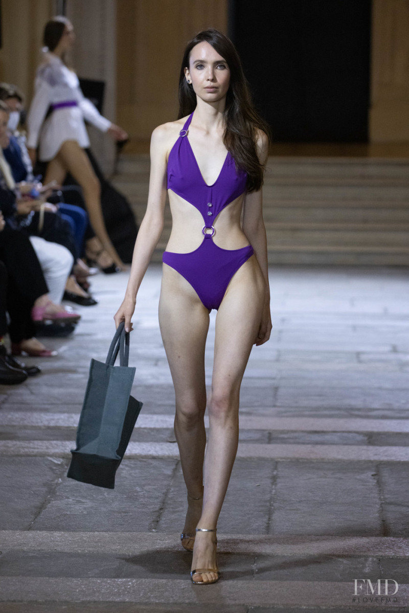 Beach & Cashmere fashion show for Spring/Summer 2022