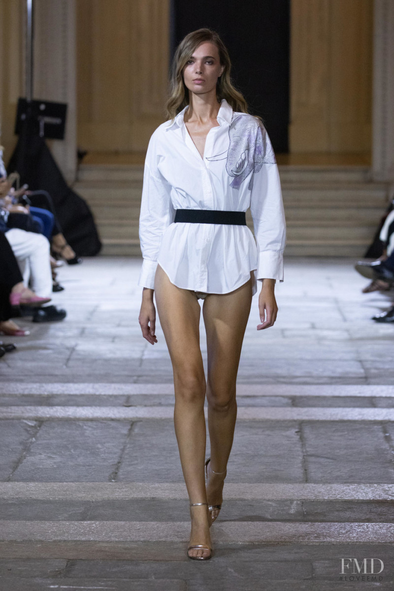 Beach & Cashmere fashion show for Spring/Summer 2022