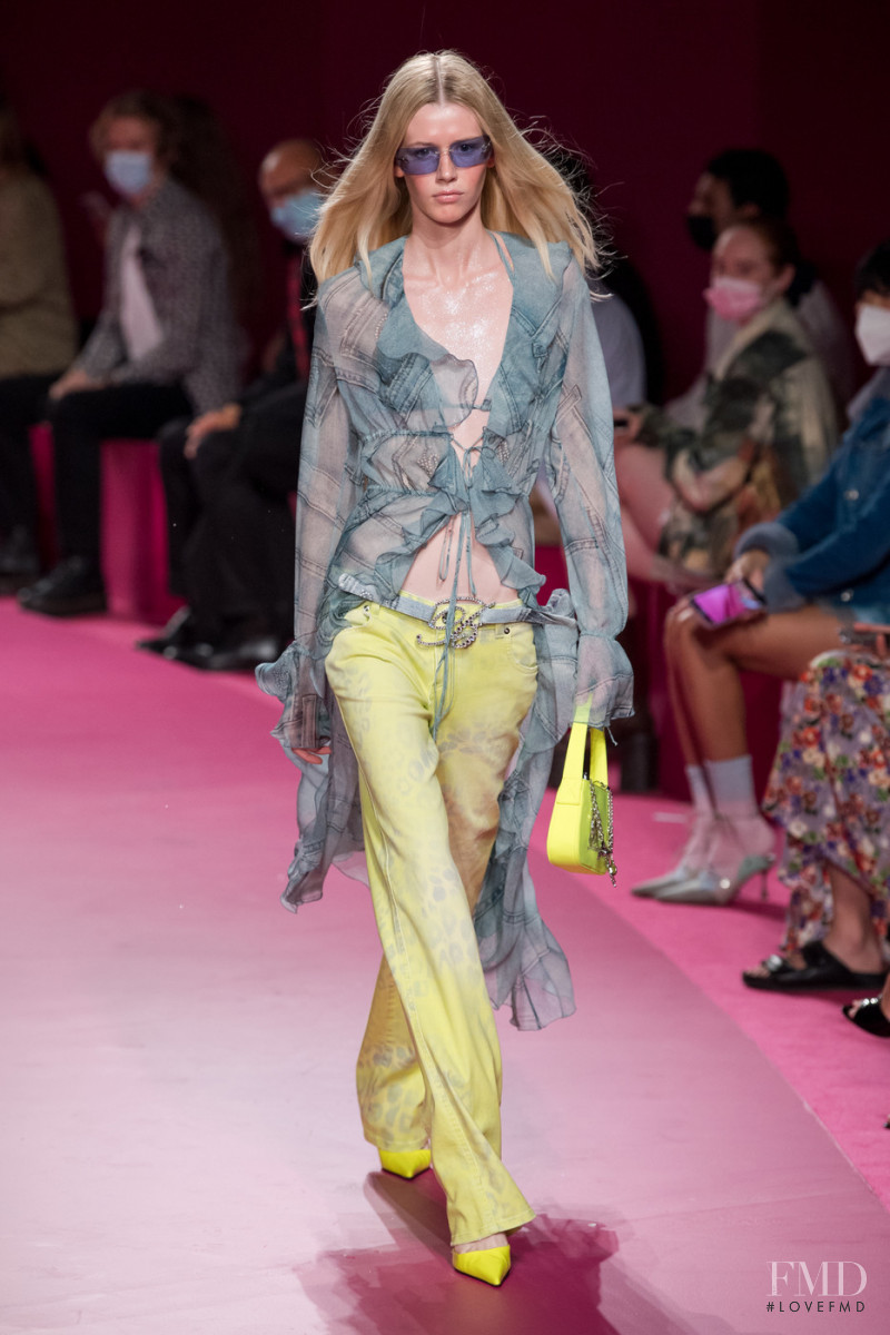 Merry Mae  Tolle featured in  the Blumarine fashion show for Spring/Summer 2022