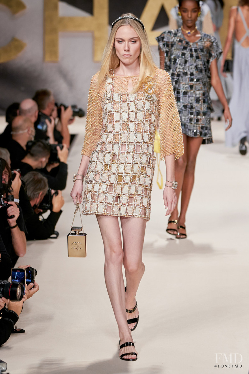 Kiki Willems featured in  the Chanel fashion show for Spring/Summer 2022