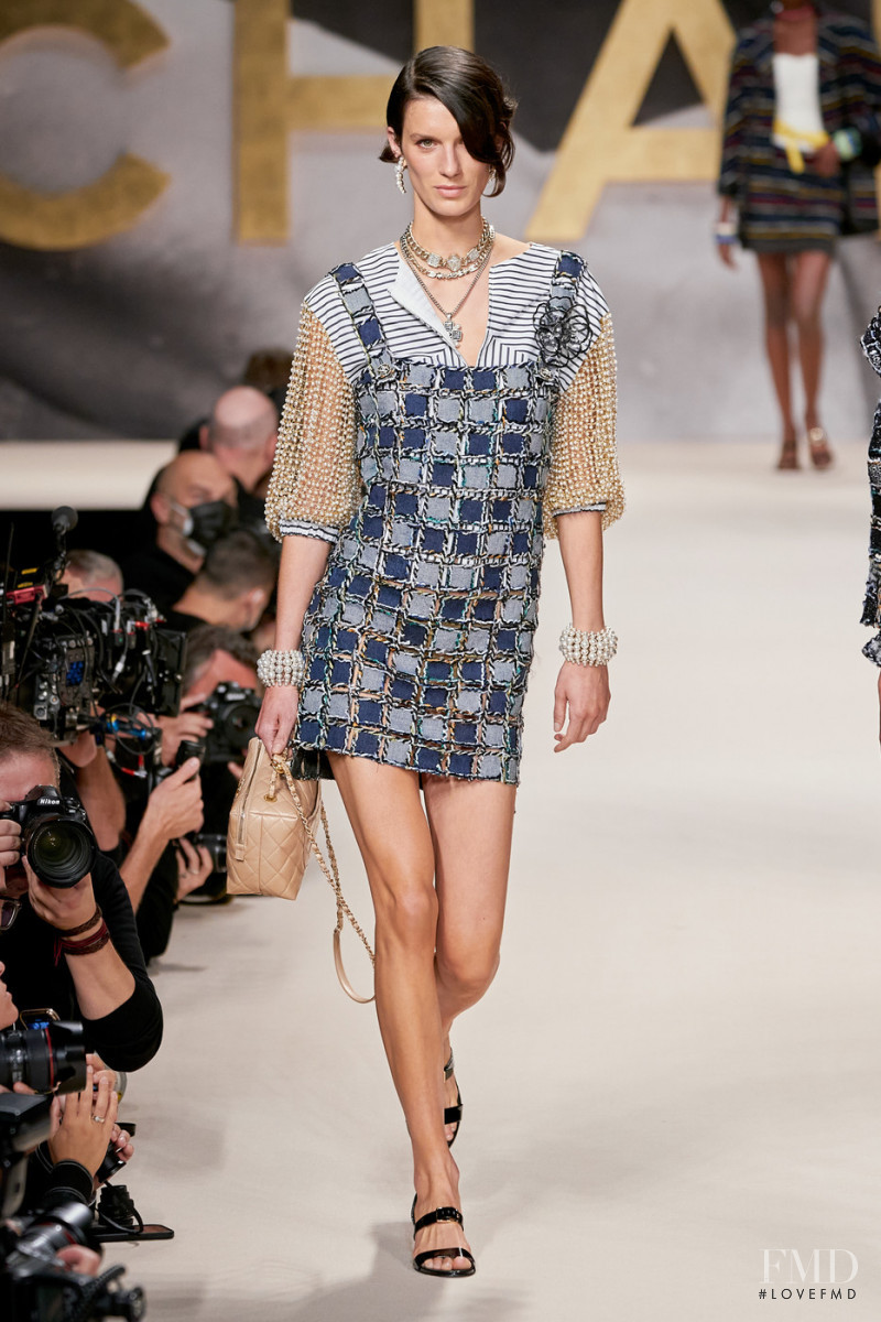 Marte Mei van Haaster featured in  the Chanel fashion show for Spring/Summer 2022