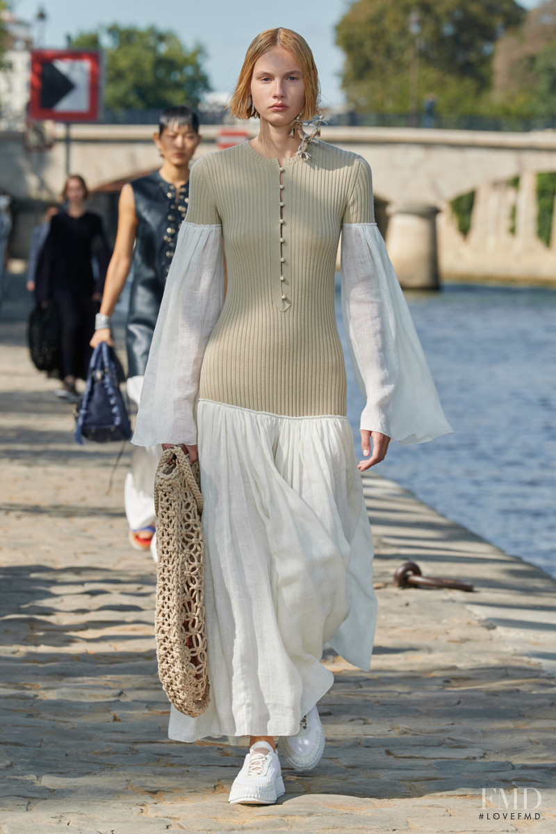 Elisa Nijman featured in  the Chloe fashion show for Spring/Summer 2022