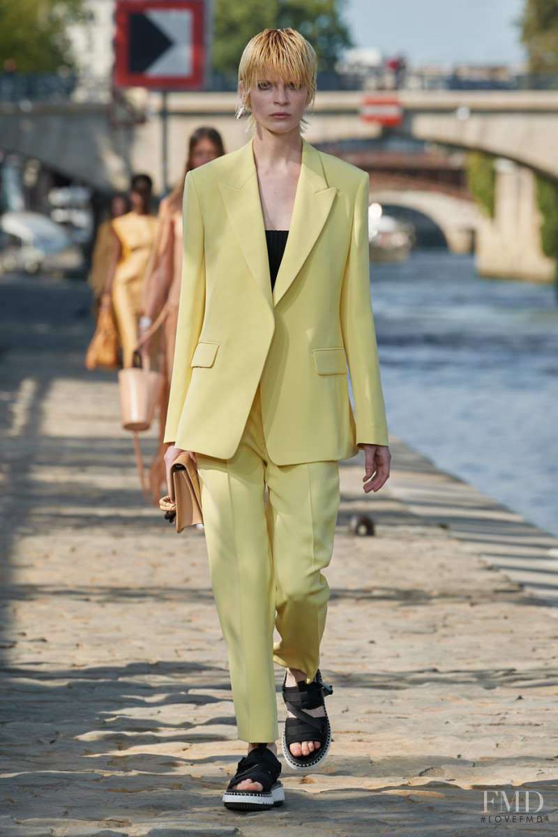 Arina Besedina featured in  the Chloe fashion show for Spring/Summer 2022