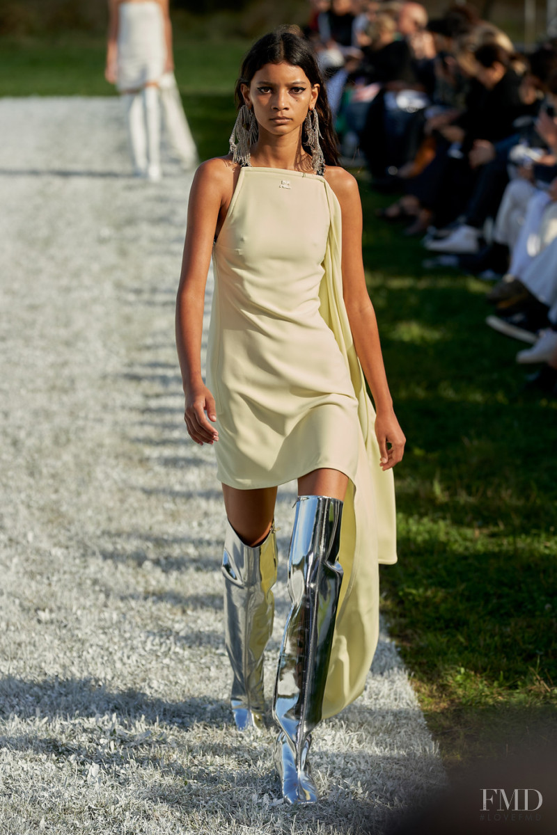 Tais Vieira featured in  the André Courrèges fashion show for Spring/Summer 2022