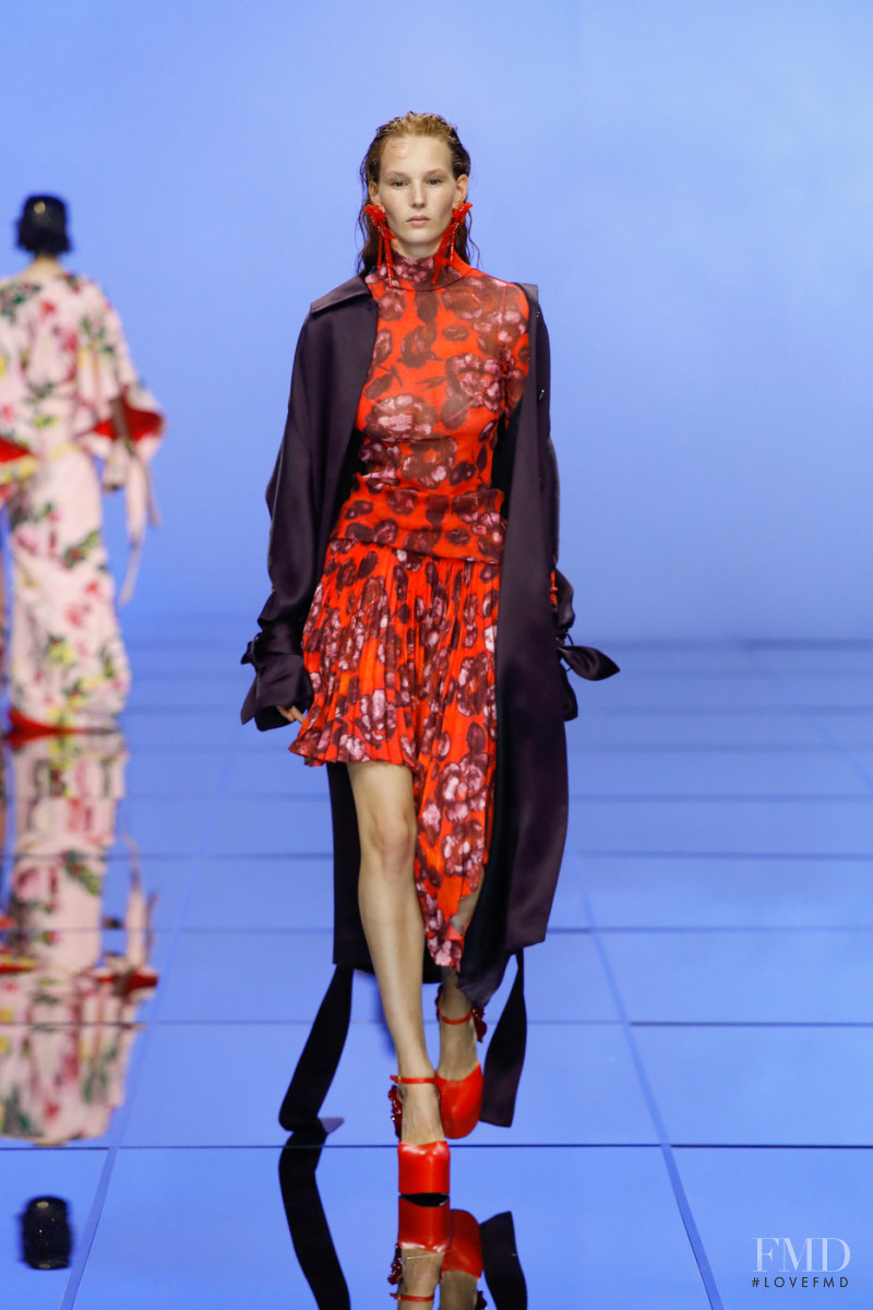 Isabel Monsees featured in  the Del Core fashion show for Spring/Summer 2022