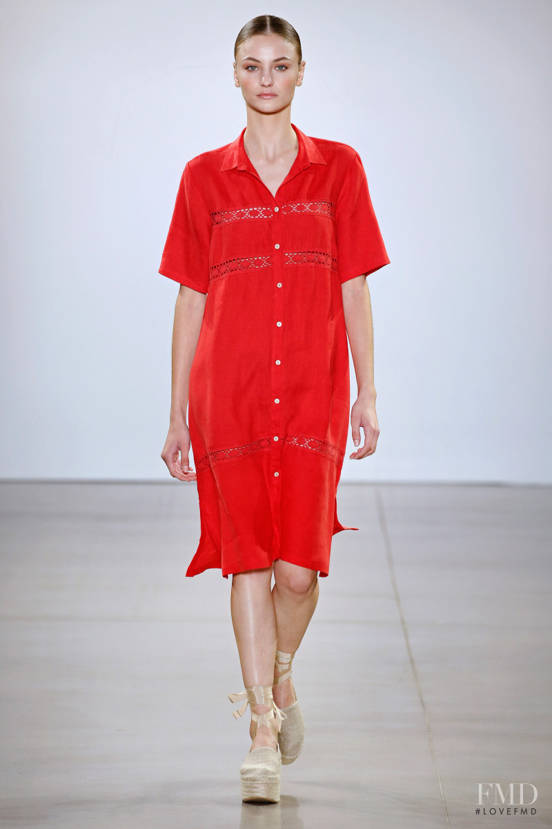 Paula Cioltean featured in  the Chocheng fashion show for Spring/Summer 2020