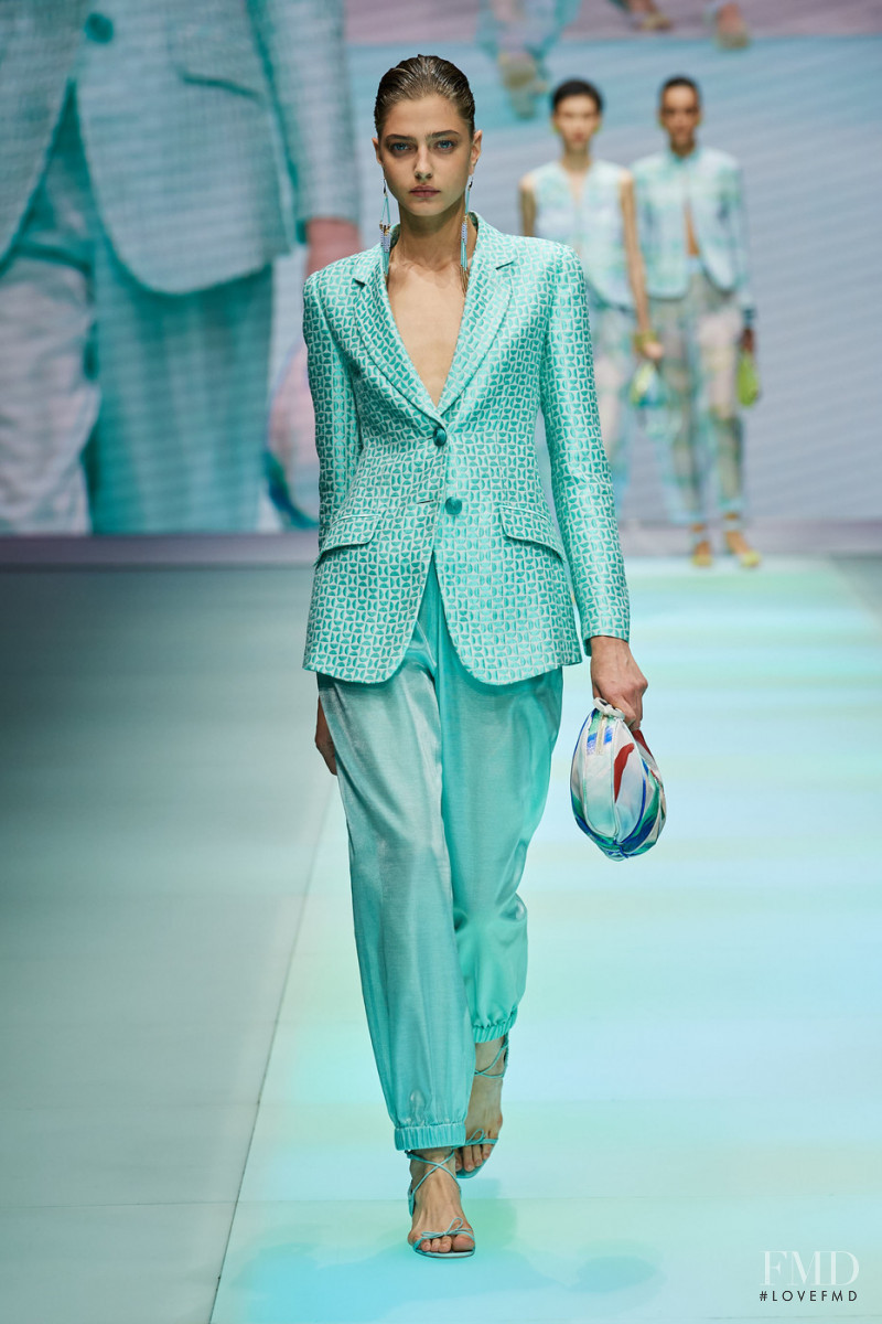 Liza Popova featured in  the Emporio Armani fashion show for Spring/Summer 2022