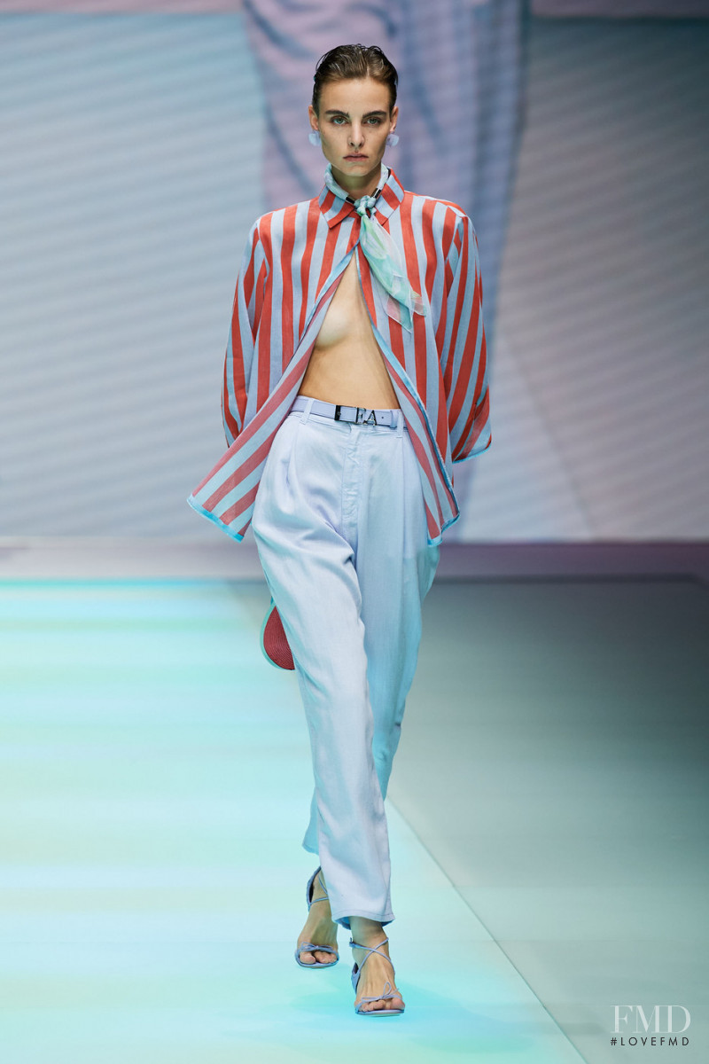 Estella Brons featured in  the Emporio Armani fashion show for Spring/Summer 2022