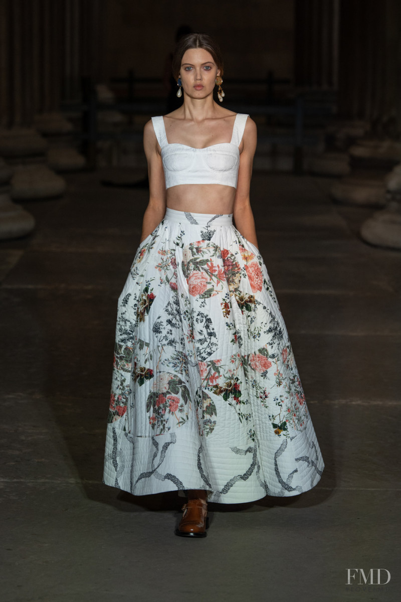 Lindsey Wixson featured in  the Erdem fashion show for Spring/Summer 2022