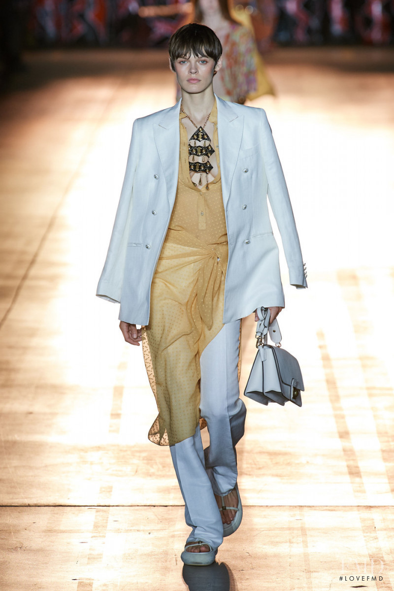 Cara Taylor featured in  the Etro fashion show for Spring/Summer 2022