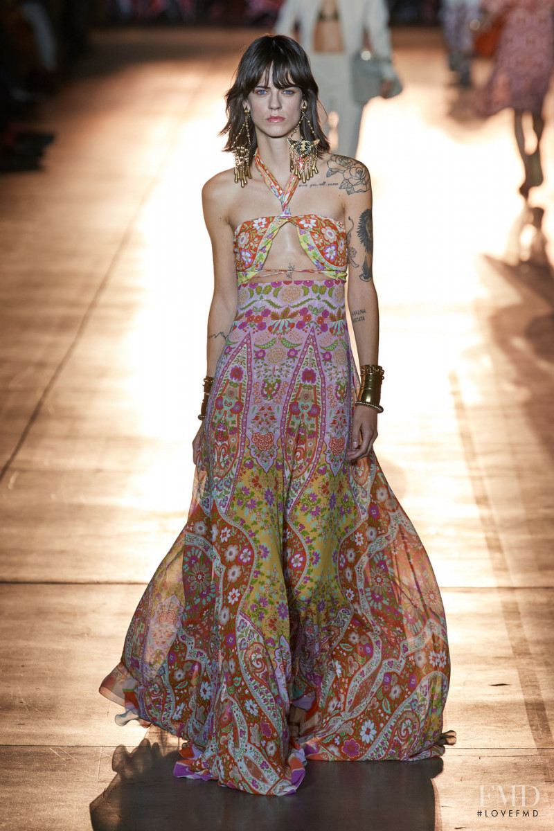 Miriam Sanchez featured in  the Etro fashion show for Spring/Summer 2022