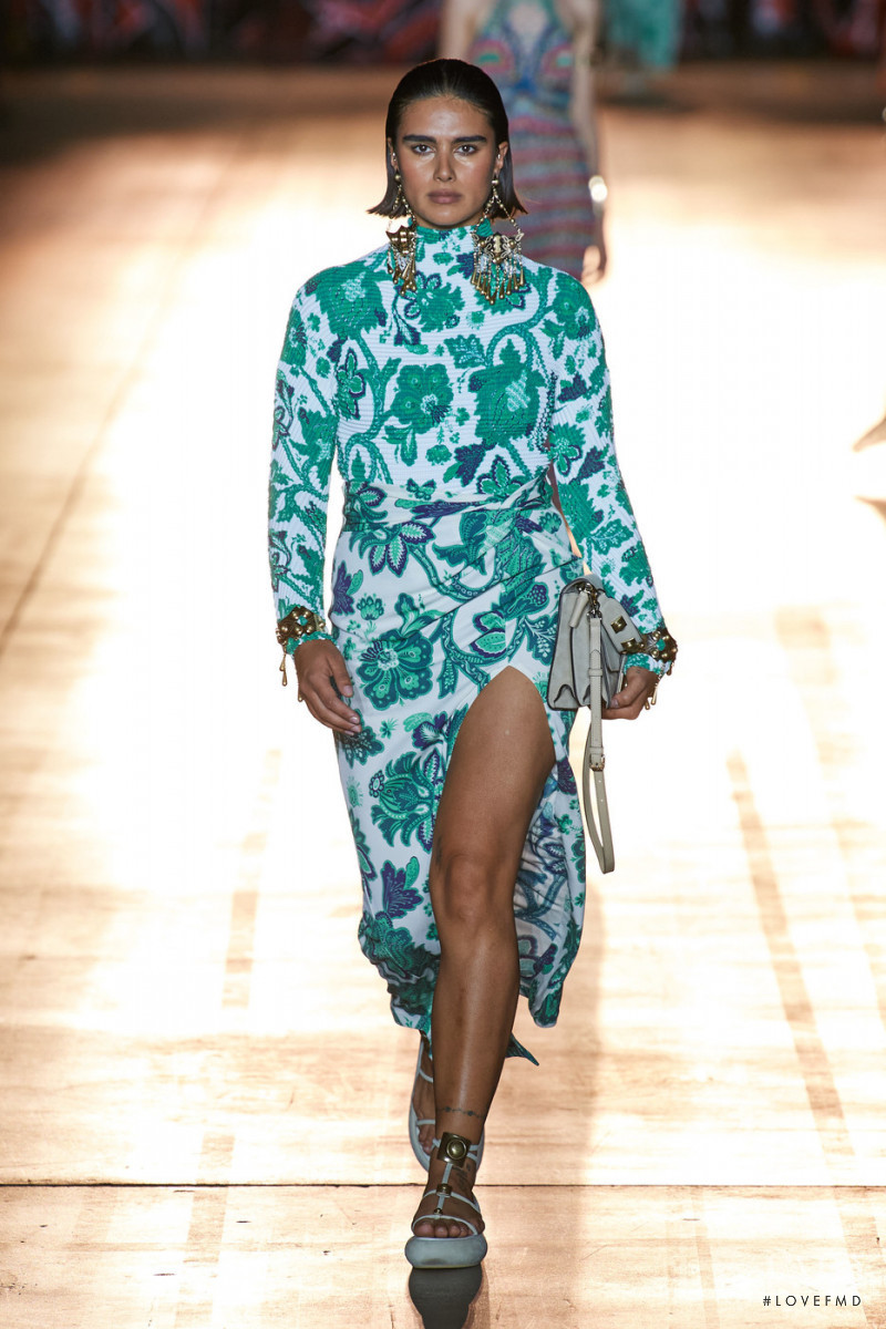 Jill Kortleve featured in  the Etro fashion show for Spring/Summer 2022