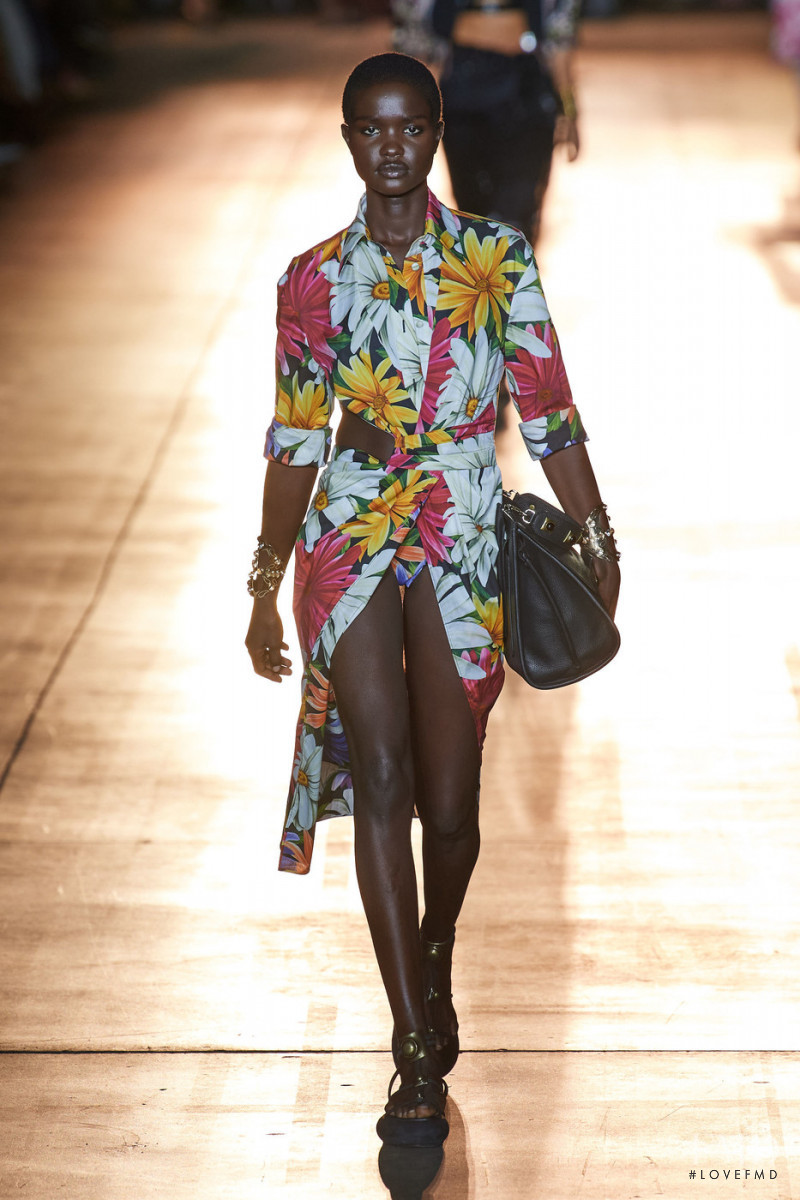 Akon Changkou featured in  the Etro fashion show for Spring/Summer 2022