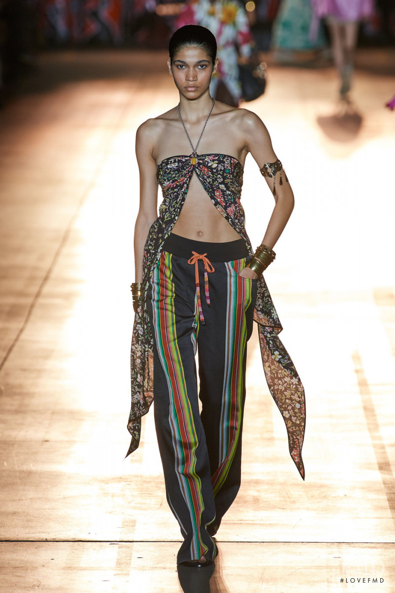 Raynara Negrine featured in  the Etro fashion show for Spring/Summer 2022