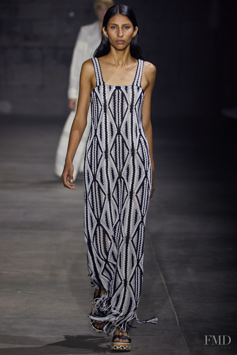 Gabriela Hearst fashion show for Spring/Summer 2022