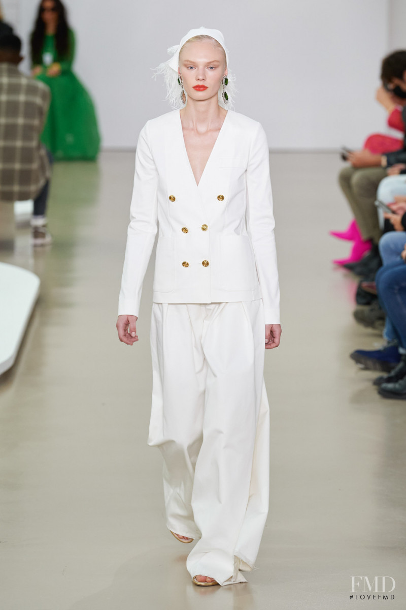 Vilma Sjöberg featured in  the Giambattista Valli fashion show for Spring/Summer 2022