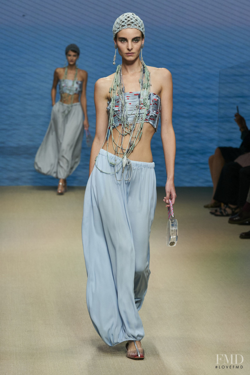 Estella Brons featured in  the Giorgio Armani fashion show for Spring/Summer 2022