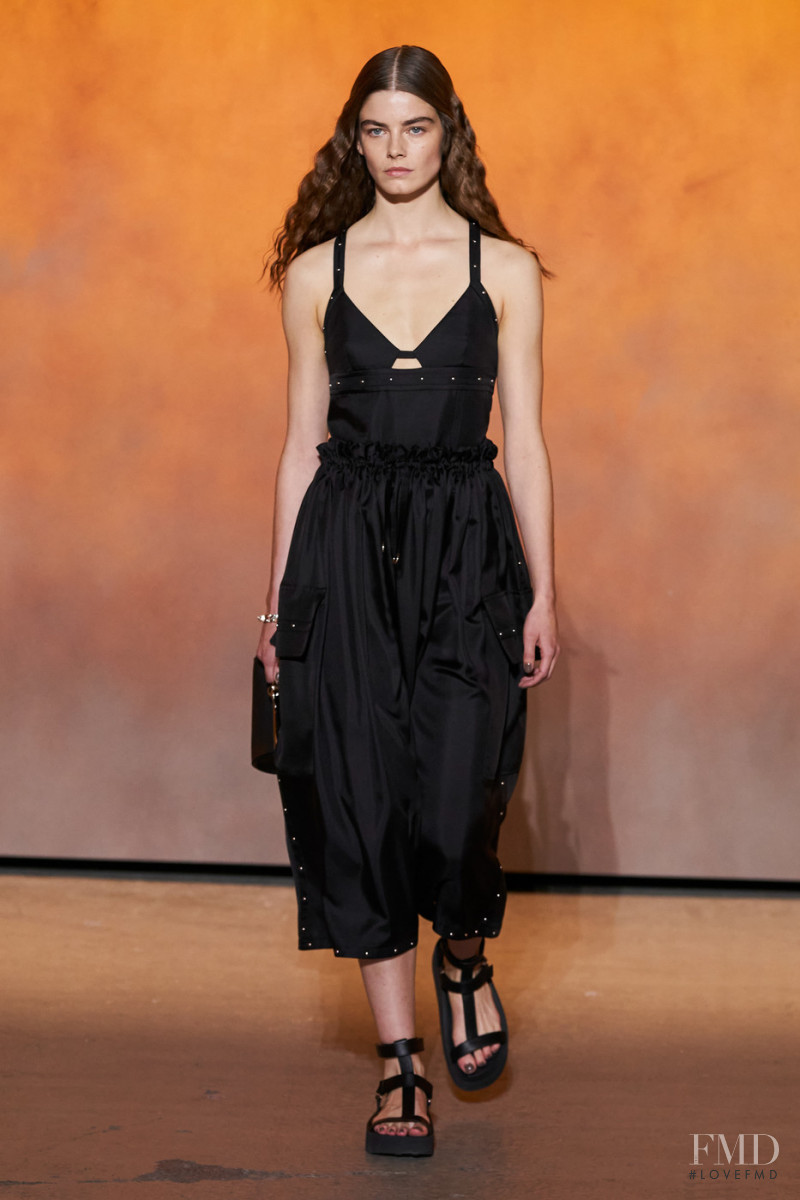 Merlijne Schorren featured in  the Hermès fashion show for Spring/Summer 2022