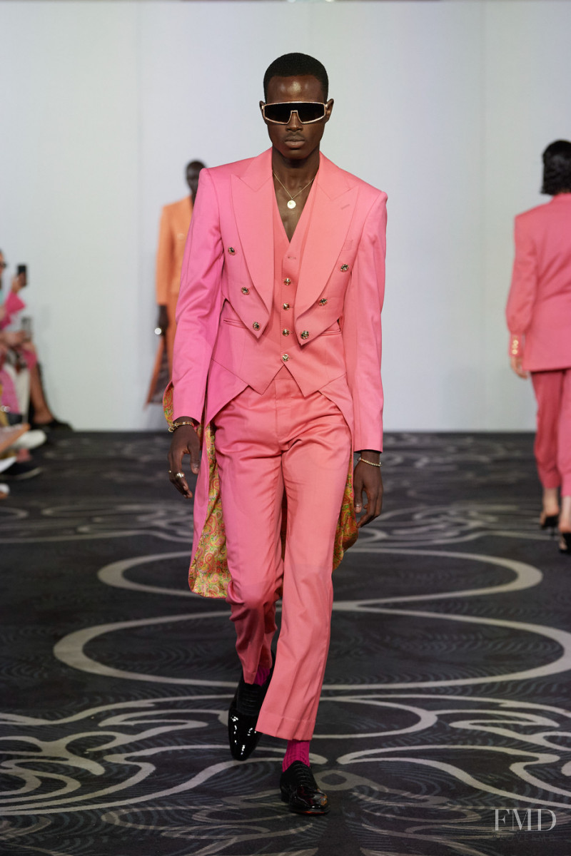 Helen Anthony fashion show for Spring/Summer 2022