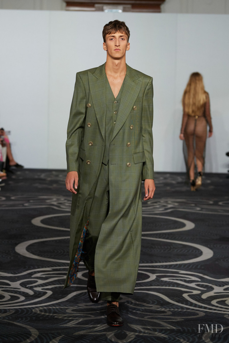 Helen Anthony fashion show for Spring/Summer 2022