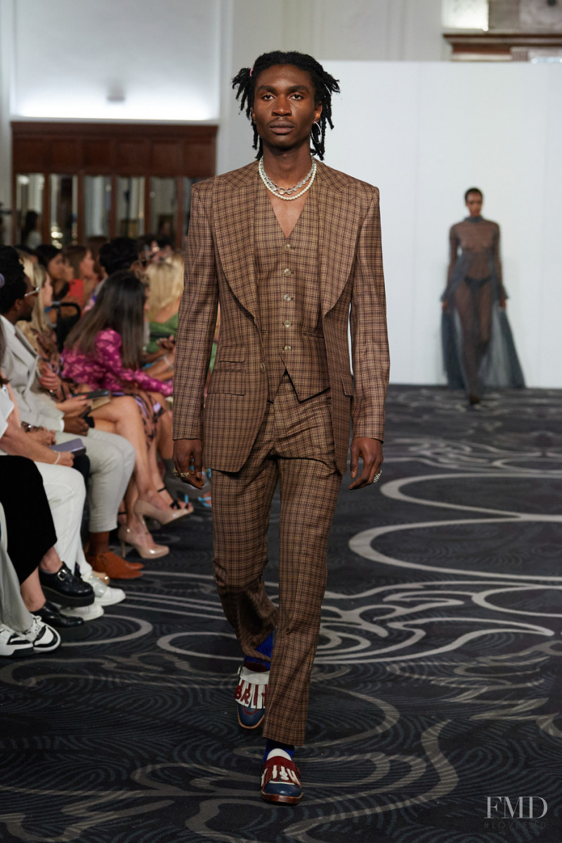 Helen Anthony fashion show for Spring/Summer 2022