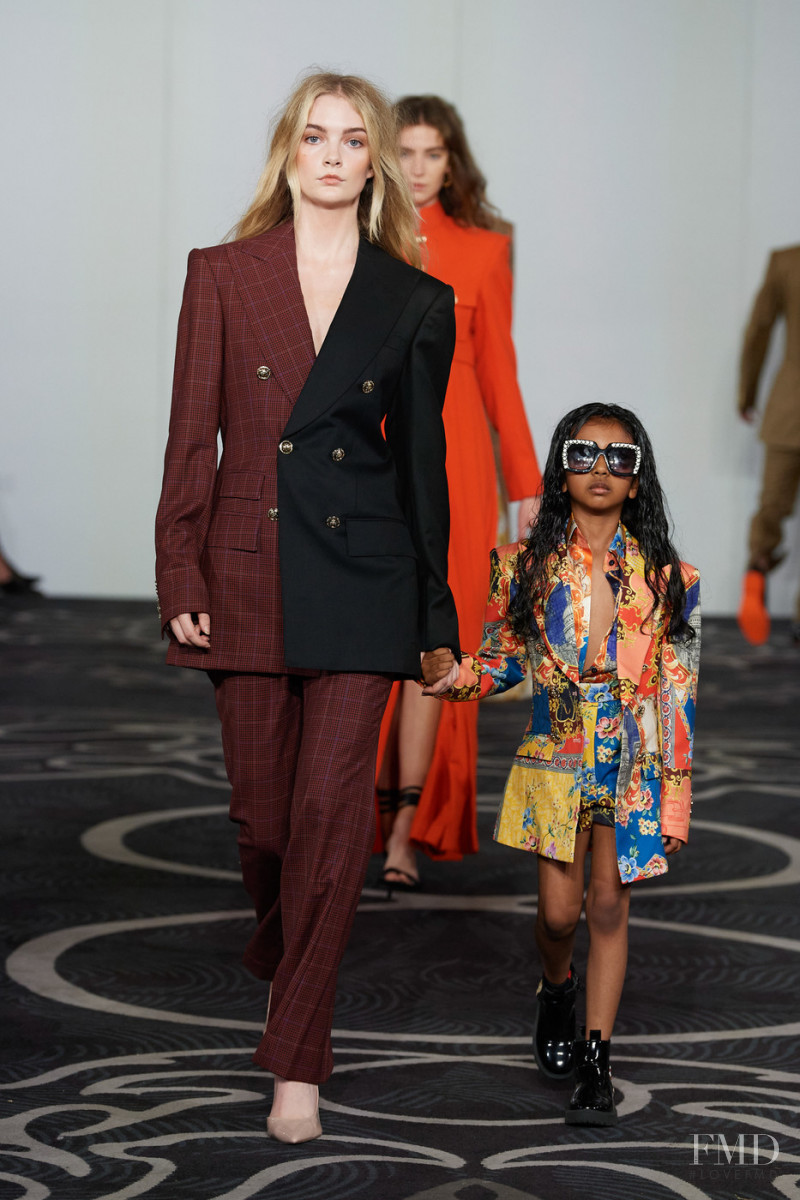 Helen Anthony fashion show for Spring/Summer 2022