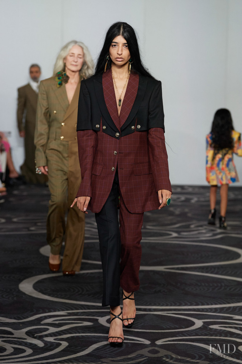 Helen Anthony fashion show for Spring/Summer 2022