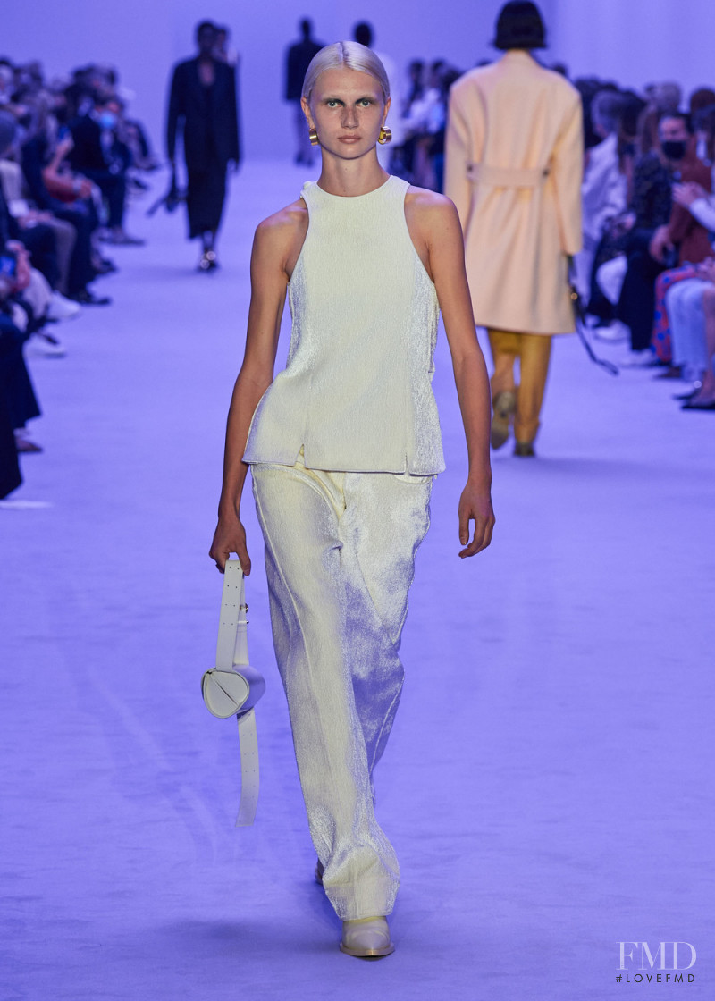 Evelina Lauren featured in  the Jil Sander fashion show for Spring/Summer 2022