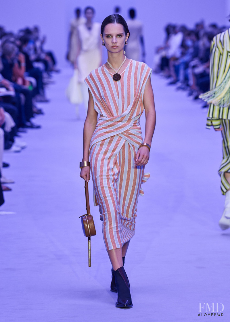 Giselle Norman featured in  the Jil Sander fashion show for Spring/Summer 2022