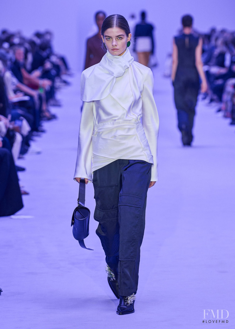 Merlijne Schorren featured in  the Jil Sander fashion show for Spring/Summer 2022