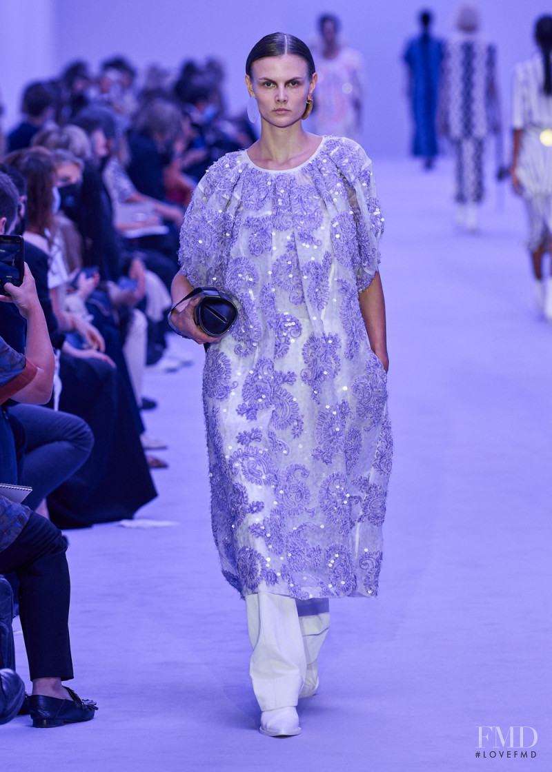 Loka Lindaregard featured in  the Jil Sander fashion show for Spring/Summer 2022