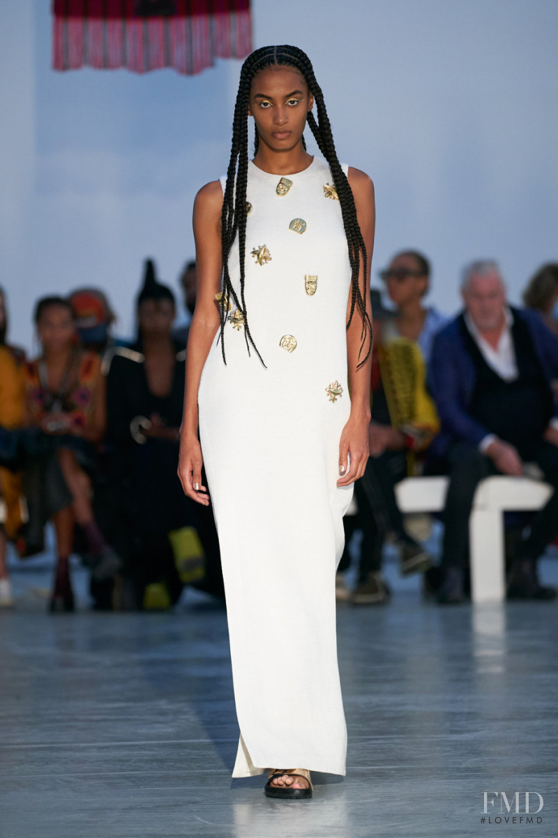 Sacha Quenby featured in  the Kenneth Ize fashion show for Spring/Summer 2022