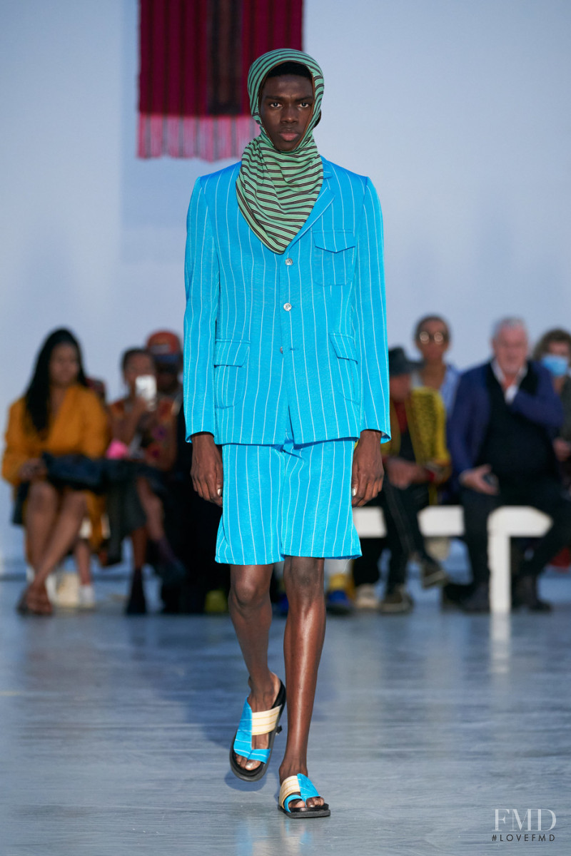 Ottawa Kwami featured in  the Kenneth Ize fashion show for Spring/Summer 2022