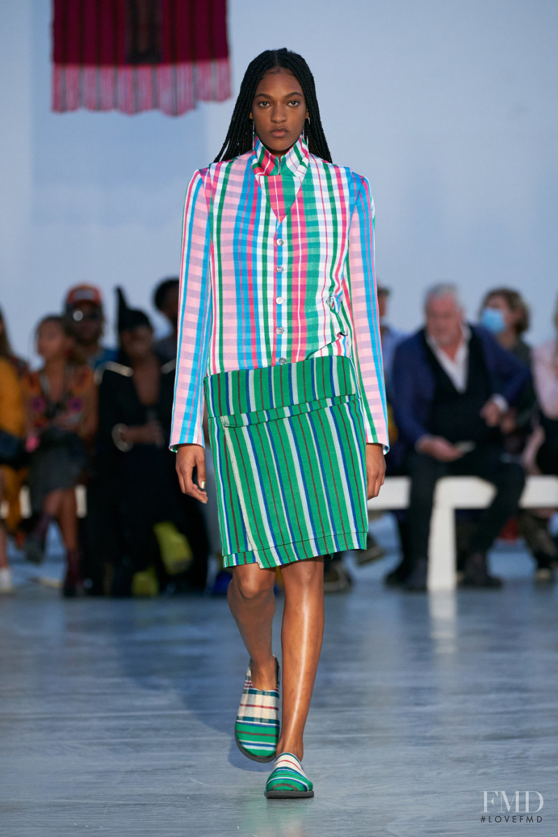 Amya Powell featured in  the Kenneth Ize fashion show for Spring/Summer 2022