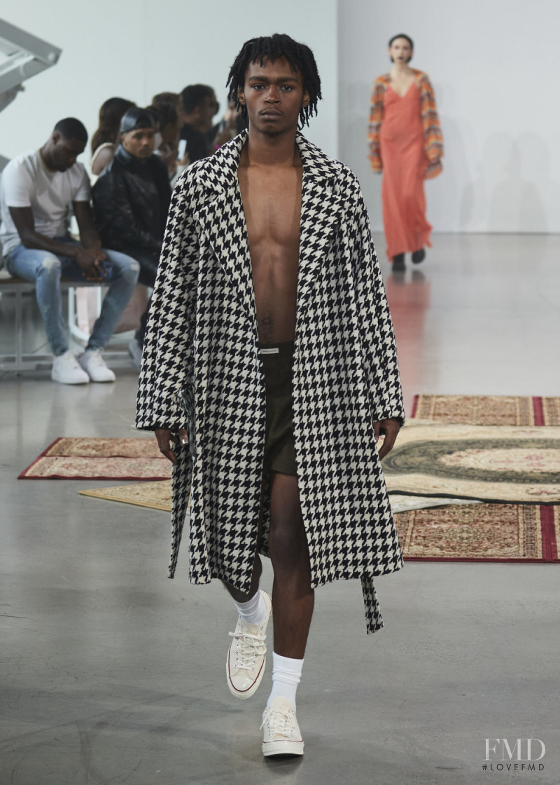 Kenneth Nicholson fashion show for Spring/Summer 2022